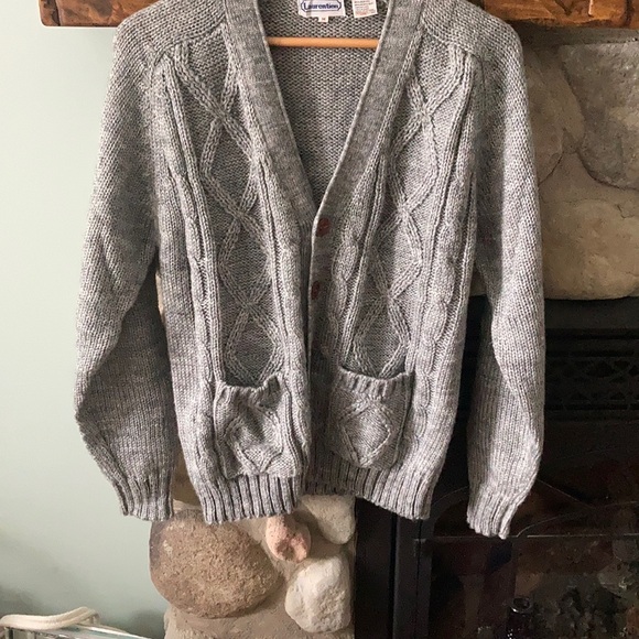 STYLE ALERT!!!!!!!!Vintage Laurentien cable knit sweater - Picture 3 of 10